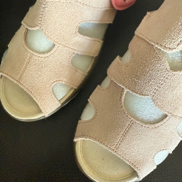 New Skechers,pink.8 - Picture 3 of 6